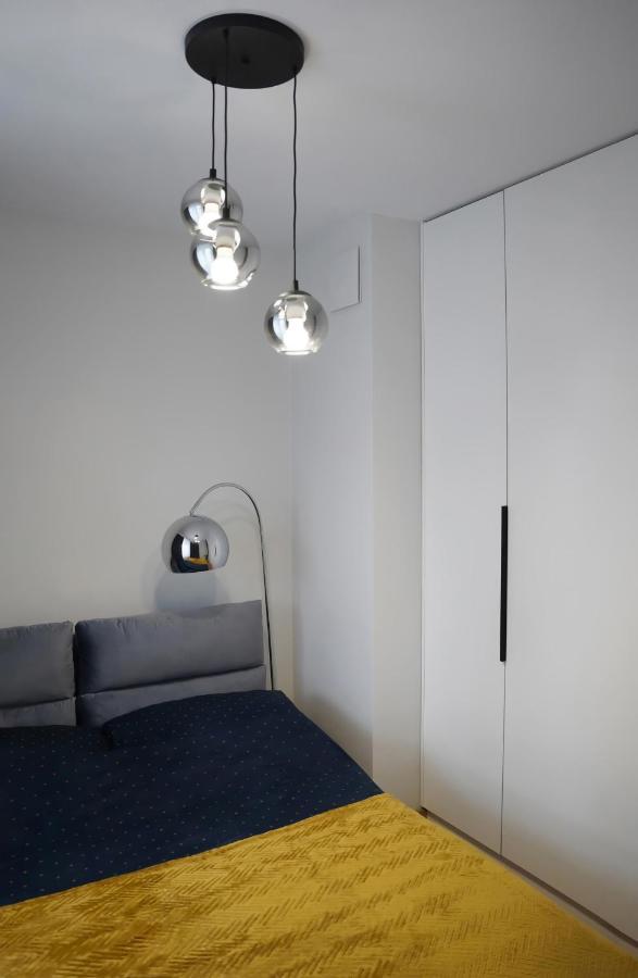 Apartamenty Metro Targowek 27 Varşova Dış mekan fotoğraf