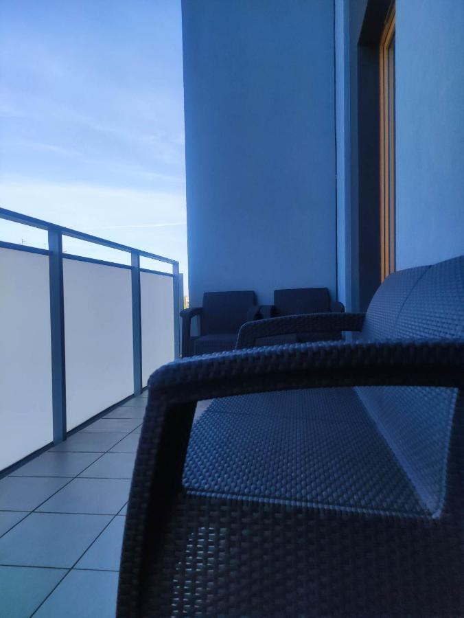 Apartamenty Metro Targowek 27 Varşova Dış mekan fotoğraf