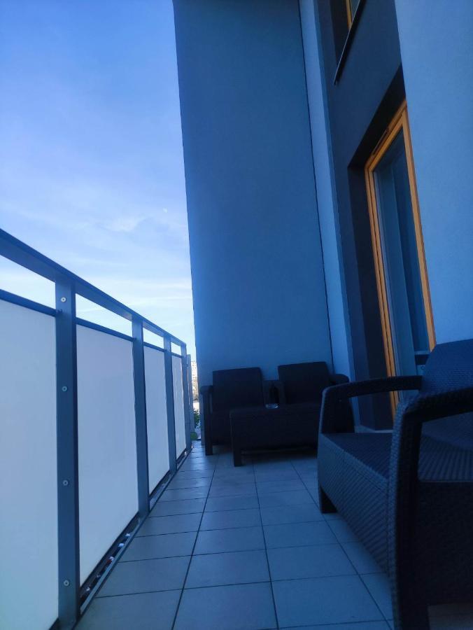 Apartamenty Metro Targowek 27 Varşova Dış mekan fotoğraf