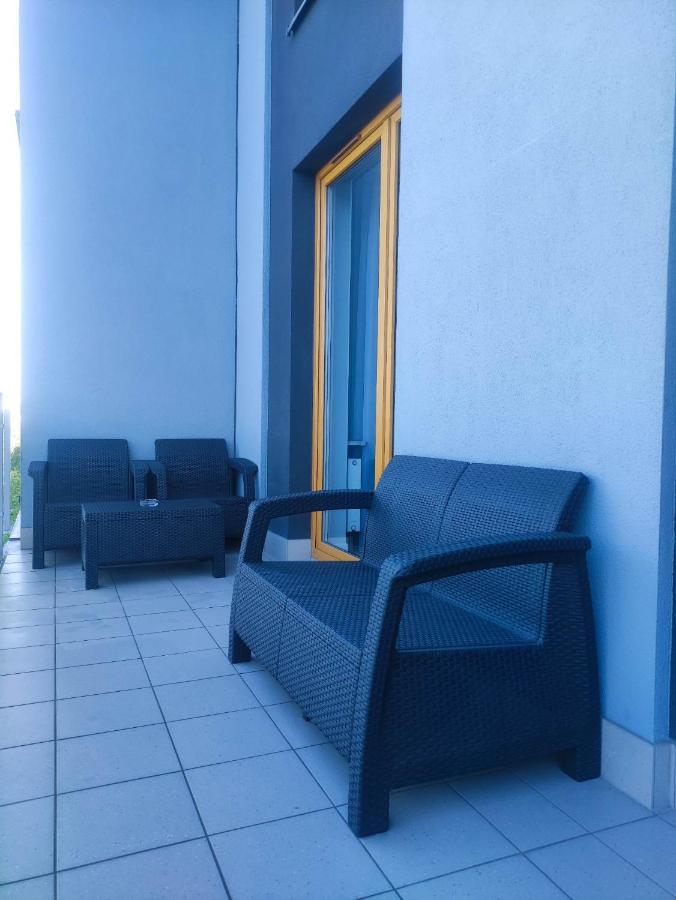 Apartamenty Metro Targowek 27 Varşova Dış mekan fotoğraf